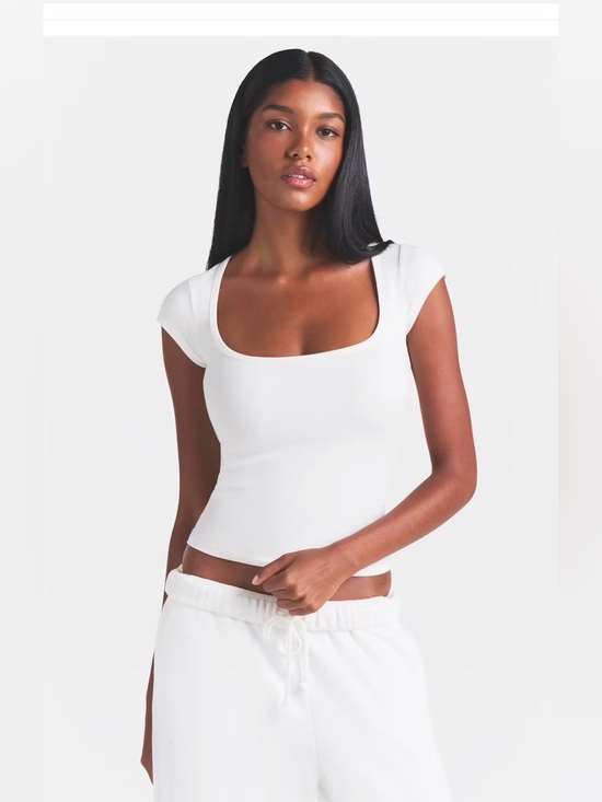 SKIMS Tops - SKIMS Cotton Jersey Scoop Neck Short Sleeve Tee Marble Size 2X Style: SS-STT-80